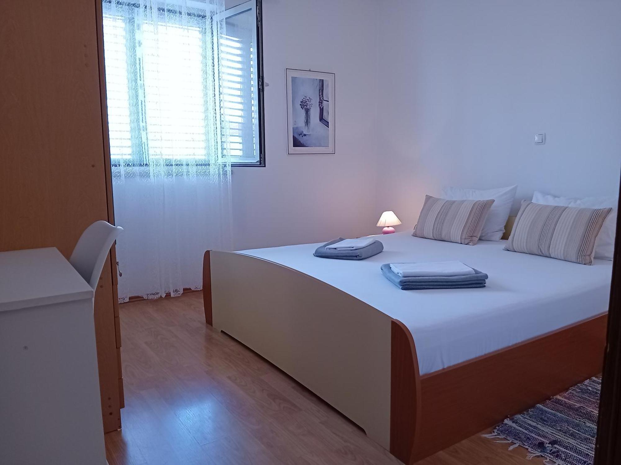 Apartments And Room Markovic ロヴィンスコ・セロ エクステリア 写真